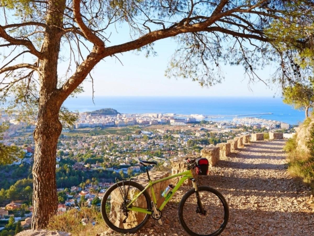 Denia Deluxe Beach & City Екстериор снимка