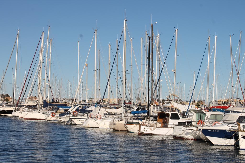 Denia Deluxe Beach & City Екстериор снимка